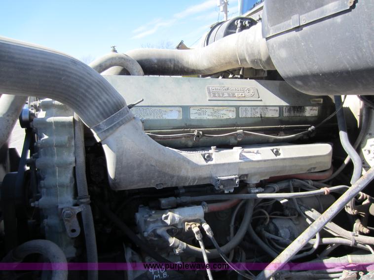 image for item C5300 1994 International 9400 semi truck