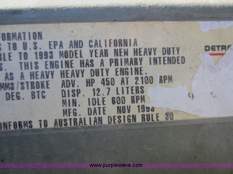 image for item C5300 1994 International 9400 semi truck