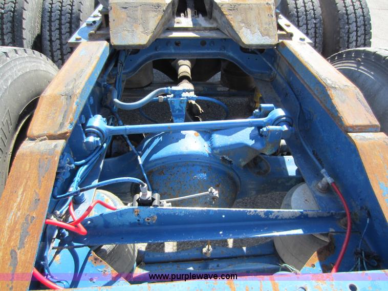 image for item C5302 1989 International F9370 semi truck