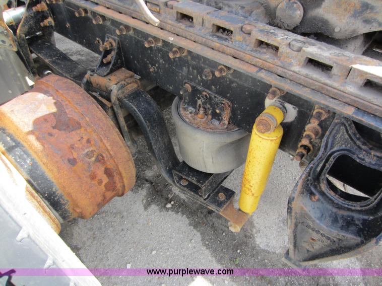 image for item C5304 1997 International 9400 semi truck