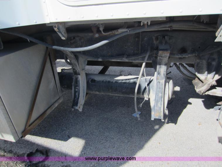 image for item C5304 1997 International 9400 semi truck