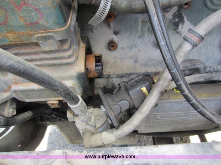 image for item C5304 1997 International 9400 semi truck