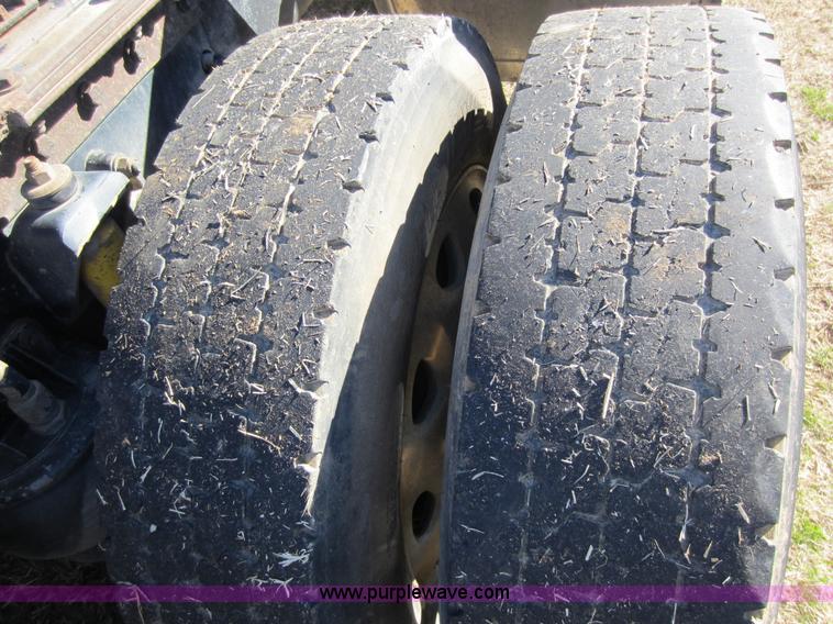 image for item C5307 2000 Kenworth W900B semi truck