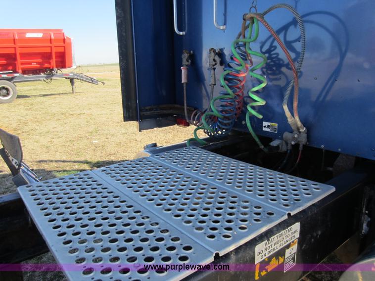 image for item C5307 2000 Kenworth W900B semi truck