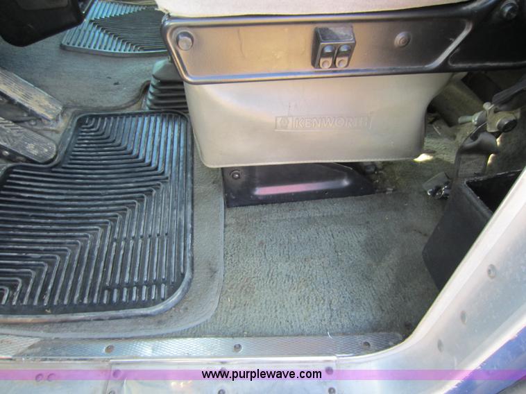 image for item C5307 2000 Kenworth W900B semi truck