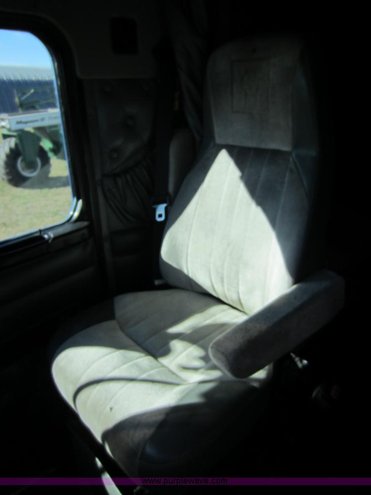 image for item C5307 2000 Kenworth W900B semi truck