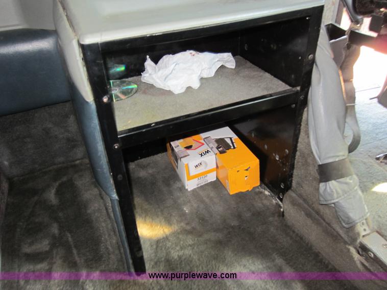 image for item C5307 2000 Kenworth W900B semi truck