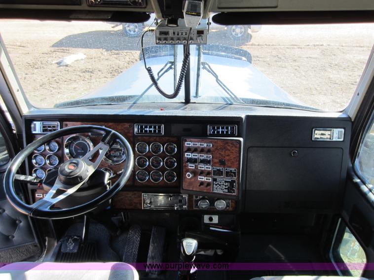 image for item C5307 2000 Kenworth W900B semi truck