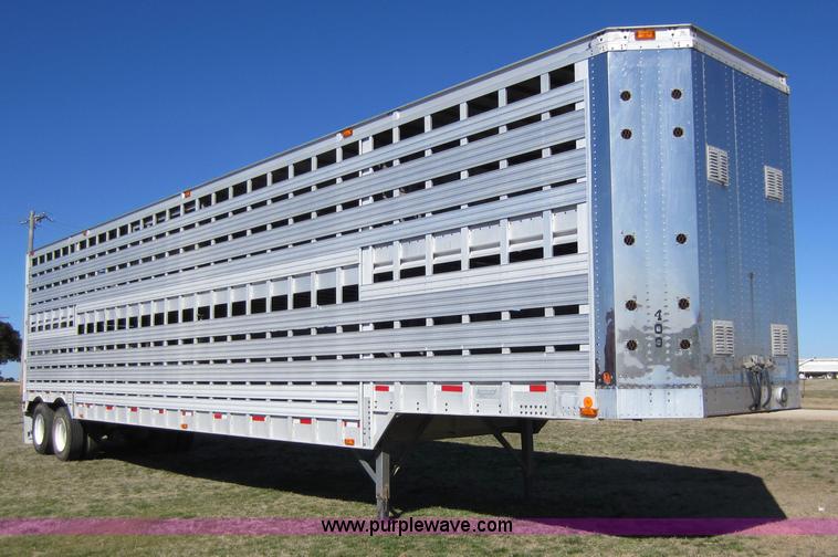 image for item C5309 1982 American 48' livestock trailer