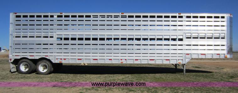 image for item C5309 1982 American 48' livestock trailer