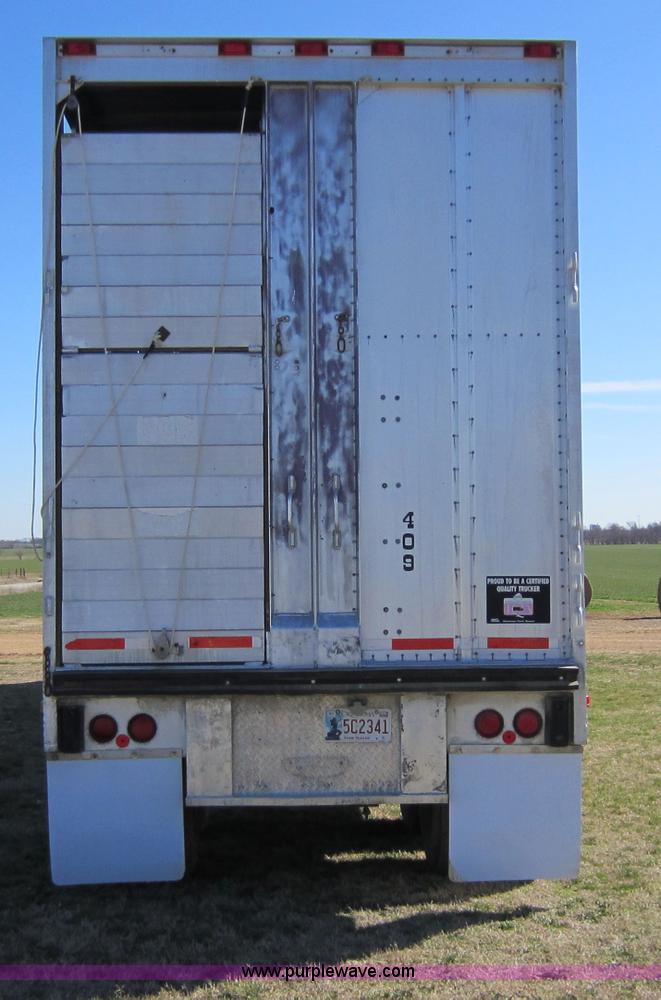 image for item C5309 1982 American 48' livestock trailer