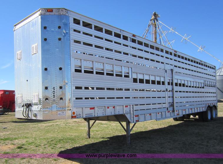 image for item C5309 1982 American 48' livestock trailer
