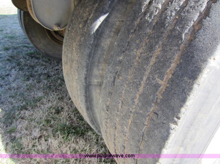 image for item C5309 1982 American 48' livestock trailer