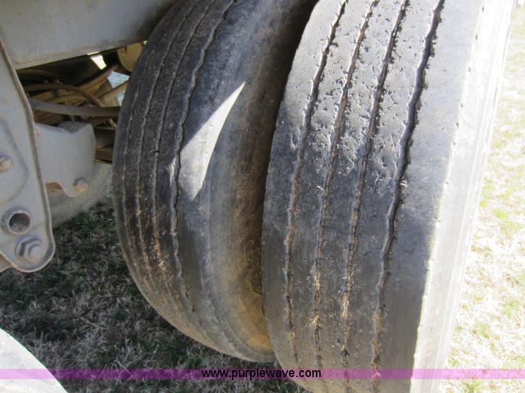 image for item C5309 1982 American 48' livestock trailer