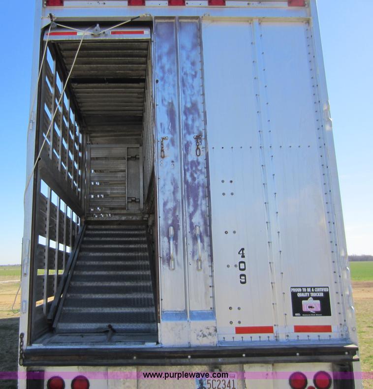 image for item C5309 1982 American 48' livestock trailer