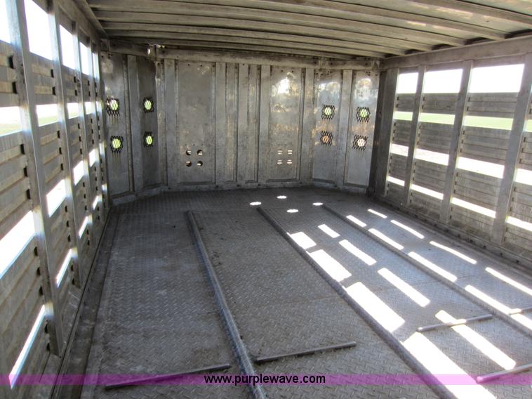 image for item C5309 1982 American 48' livestock trailer