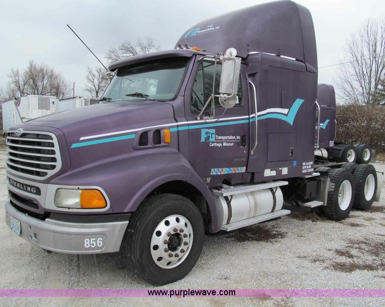 image for item D3032 2001 Sterling A9500 semi