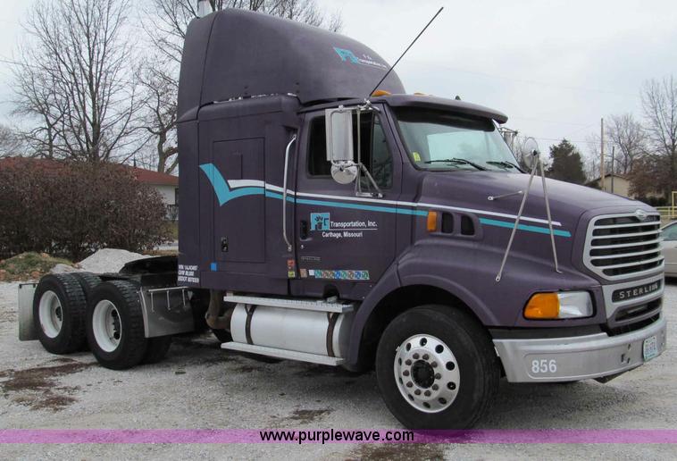 image for item D3032 2001 Sterling A9500 semi