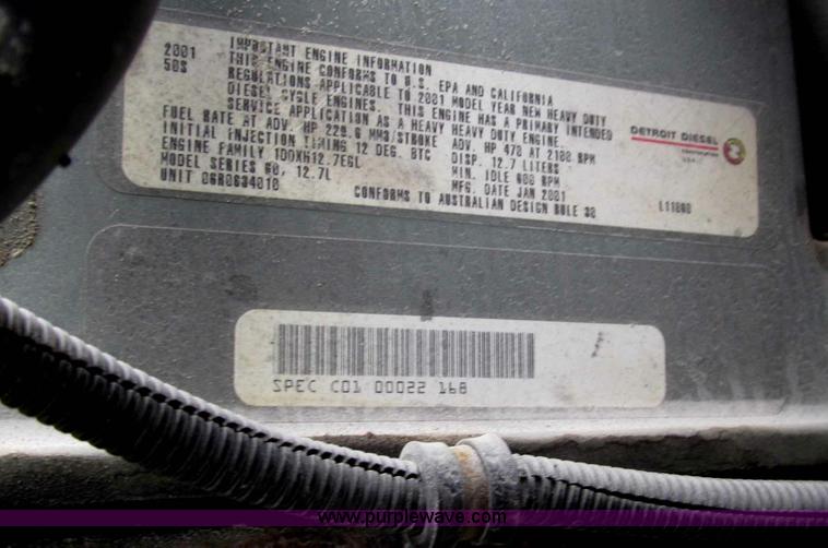 image for item D3032 2001 Sterling A9500 semi