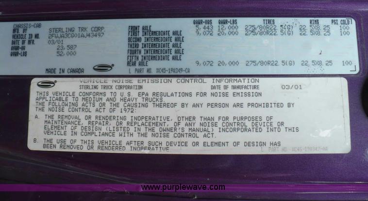 image for item D3032 2001 Sterling A9500 semi