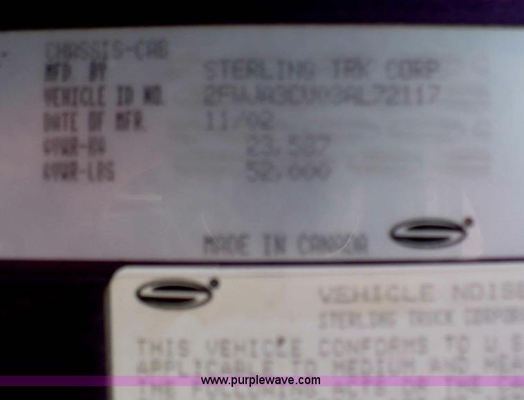 image for item D3033 2003 Sterling A9500 semi