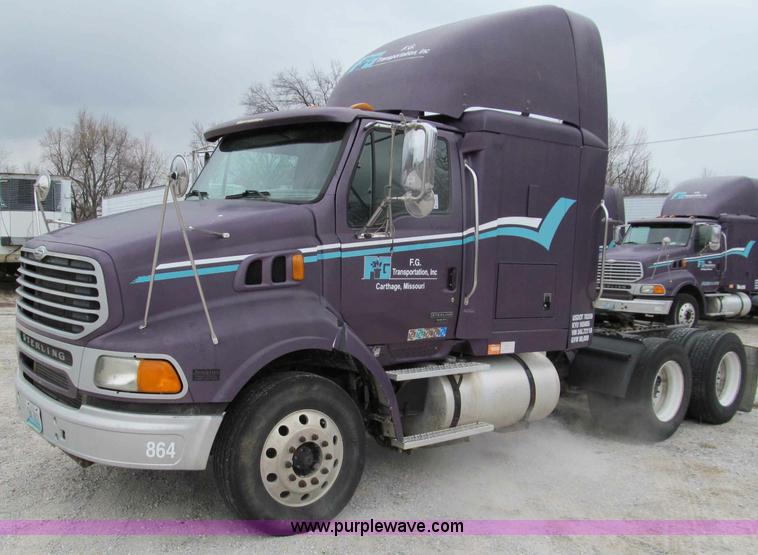 image for item D3034 2003 Sterling A9500 semi