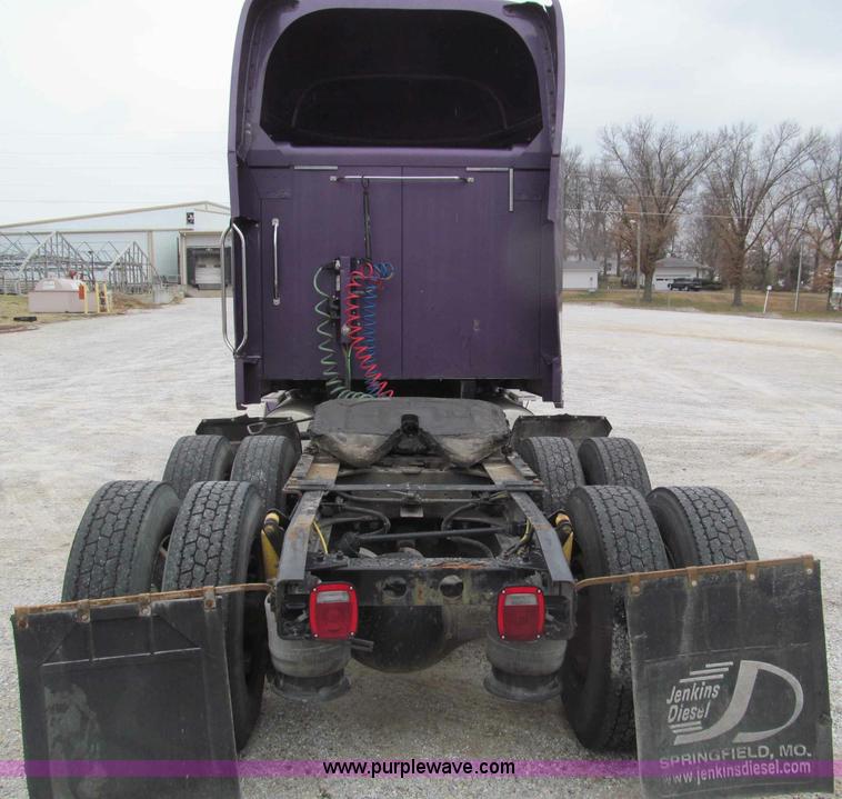 image for item D3034 2003 Sterling A9500 semi