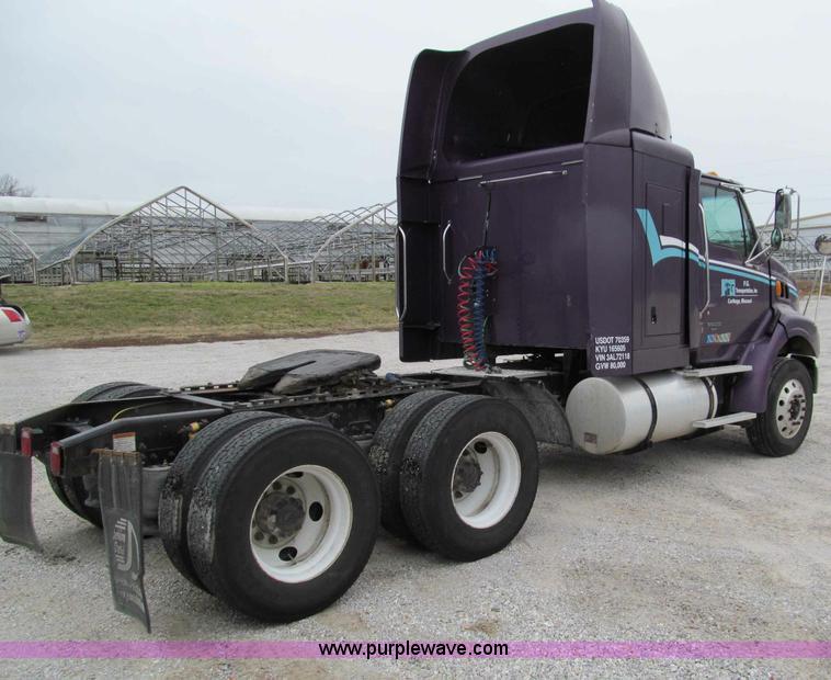 image for item D3034 2003 Sterling A9500 semi