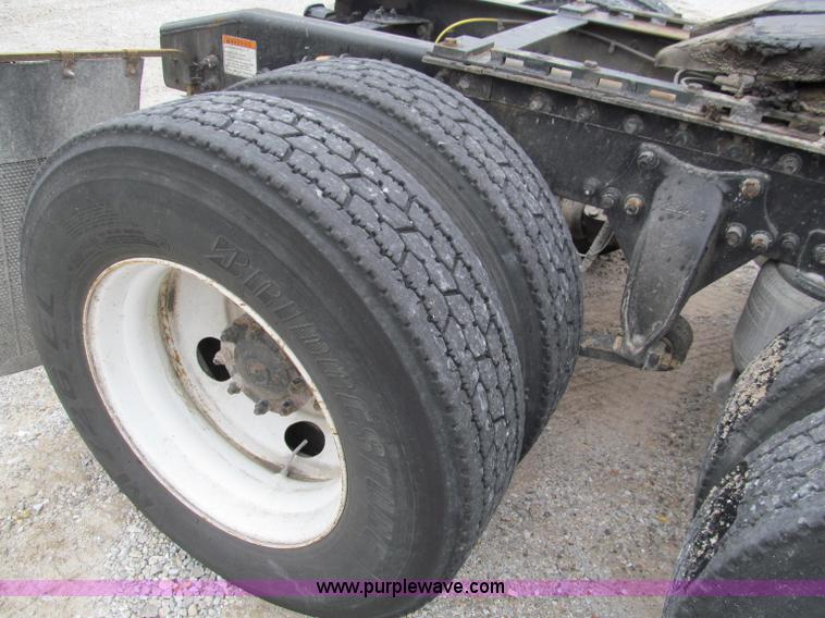 image for item D3034 2003 Sterling A9500 semi