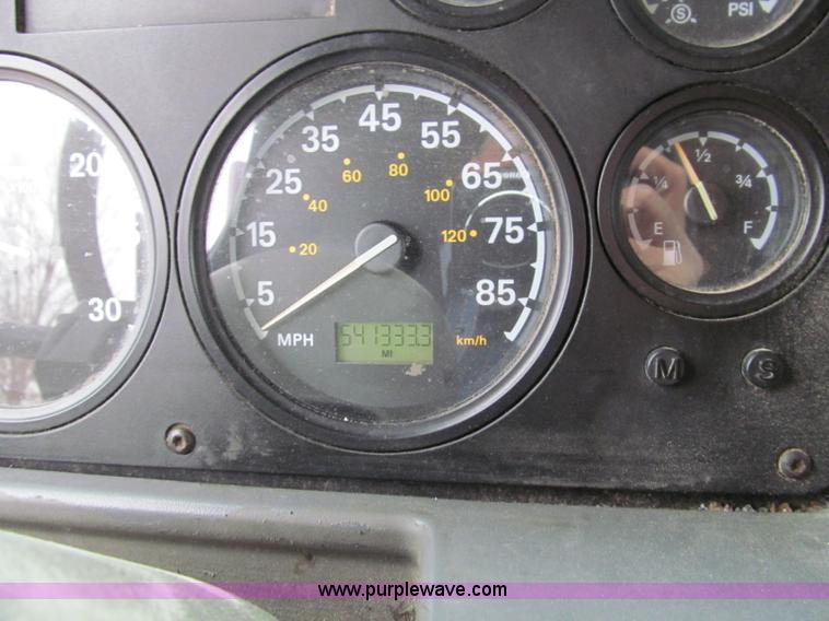 image for item D3034 2003 Sterling A9500 semi