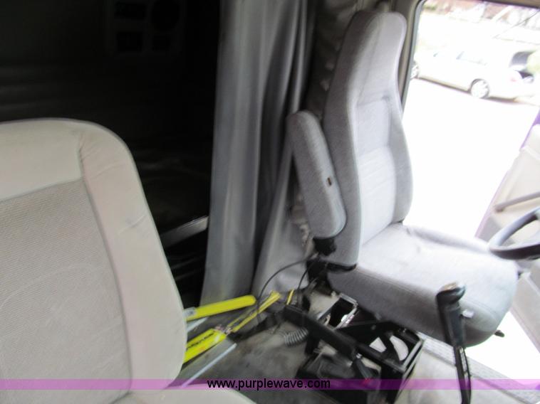 image for item D3034 2003 Sterling A9500 semi