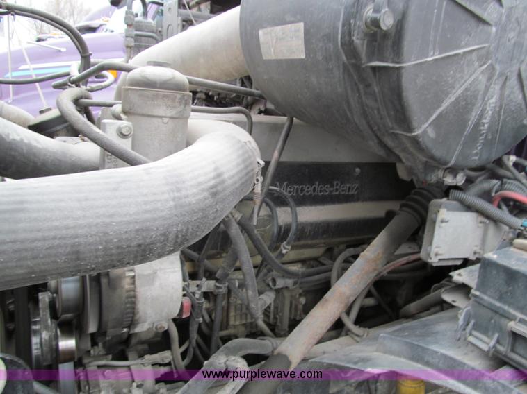 image for item D3034 2003 Sterling A9500 semi