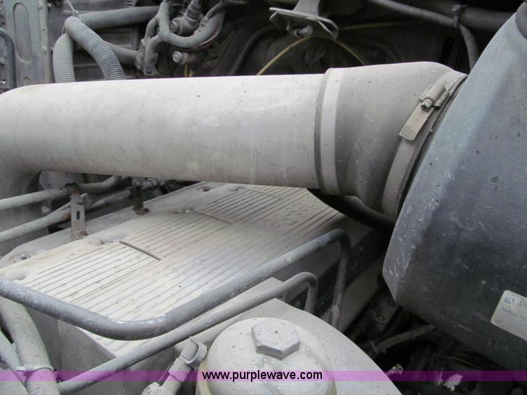 image for item D3034 2003 Sterling A9500 semi