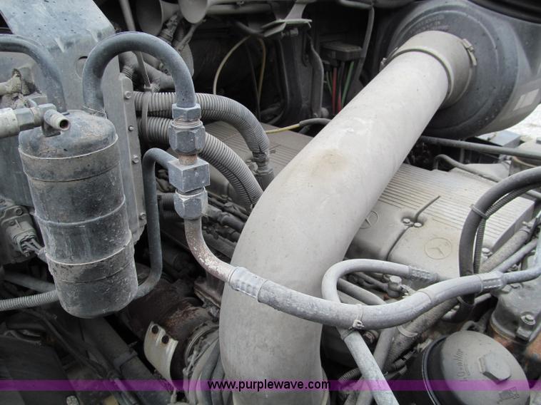 image for item D3034 2003 Sterling A9500 semi