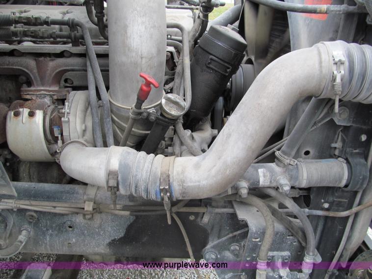 image for item D3034 2003 Sterling A9500 semi