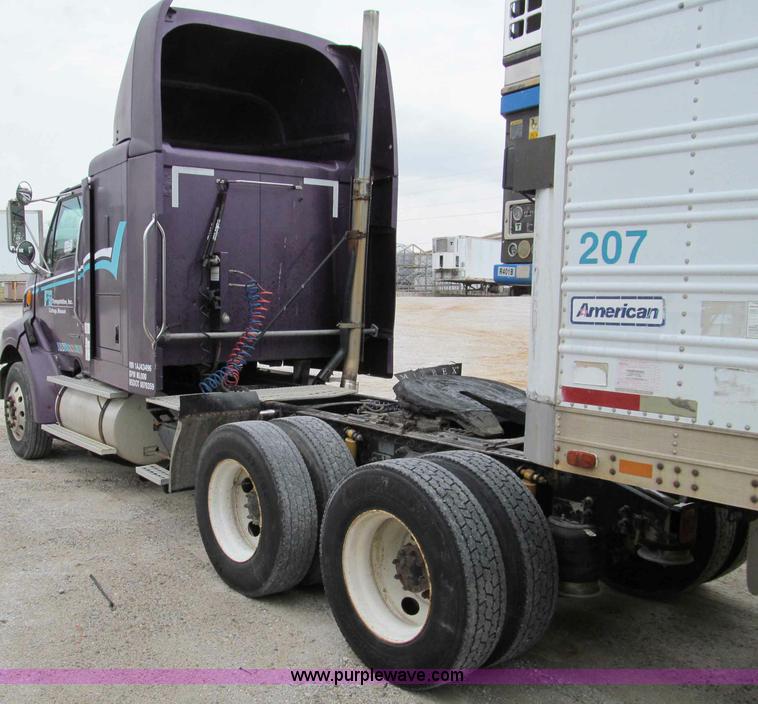 image for item D3035 2001 Sterling A9500 semi