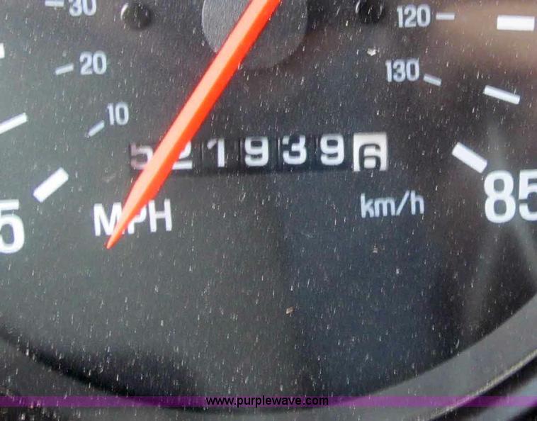 image for item D3035 2001 Sterling A9500 semi