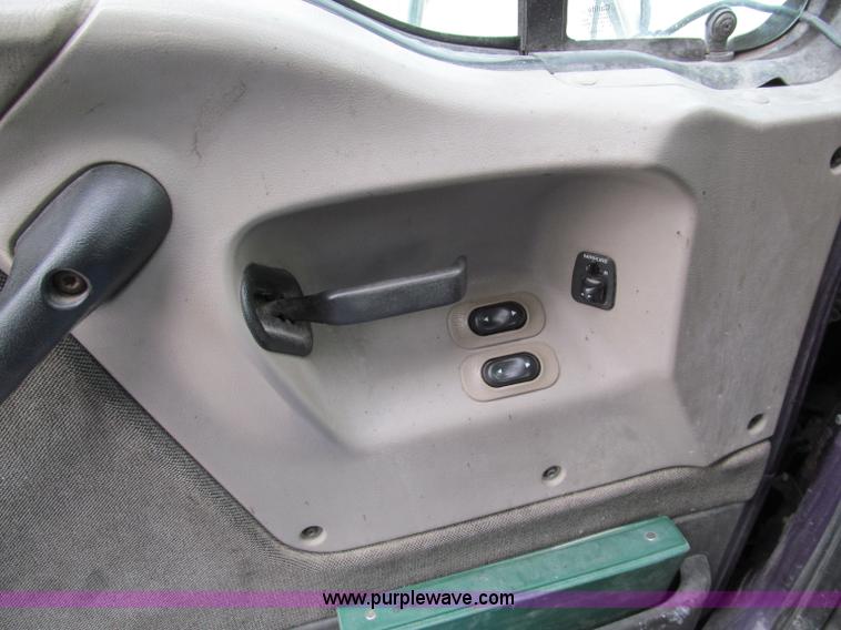 image for item D3035 2001 Sterling A9500 semi