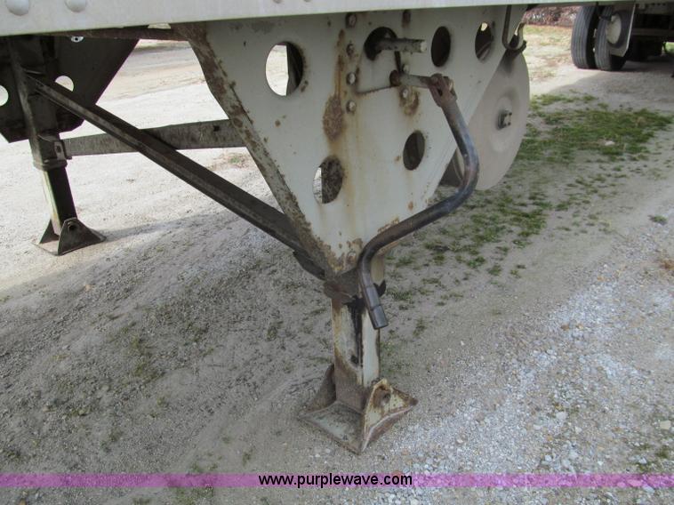 image for item D3041 1996 Utility 52' reefer trailer