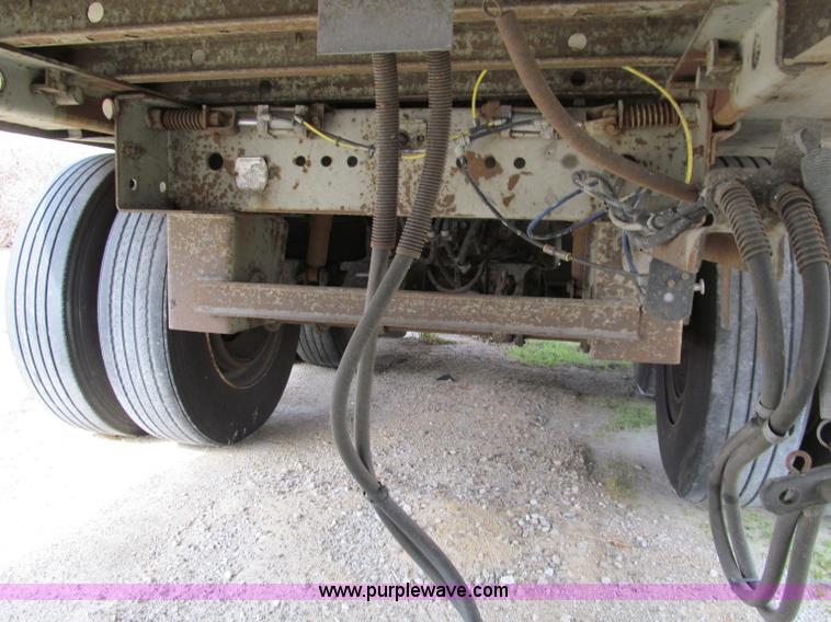 image for item D3041 1996 Utility 52' reefer trailer