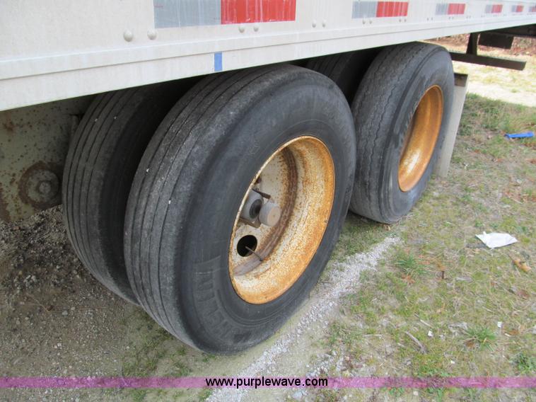 image for item D3041 1996 Utility 52' reefer trailer