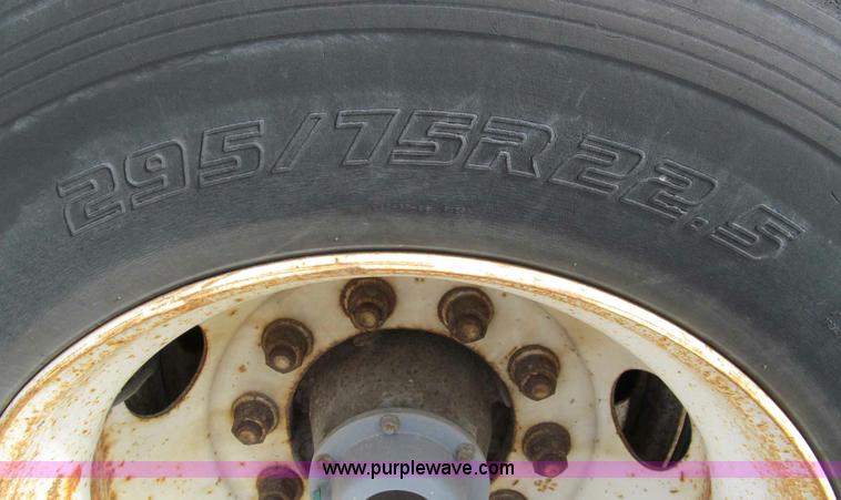 image for item D3041 1996 Utility 52' reefer trailer