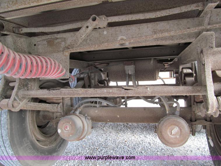 image for item D3047 1989 American 48' reefer trailer