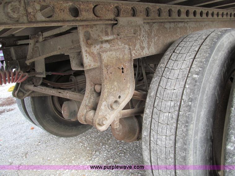 image for item D3047 1989 American 48' reefer trailer