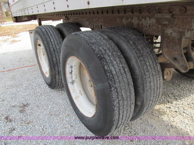 image for item D3047 1989 American 48' reefer trailer