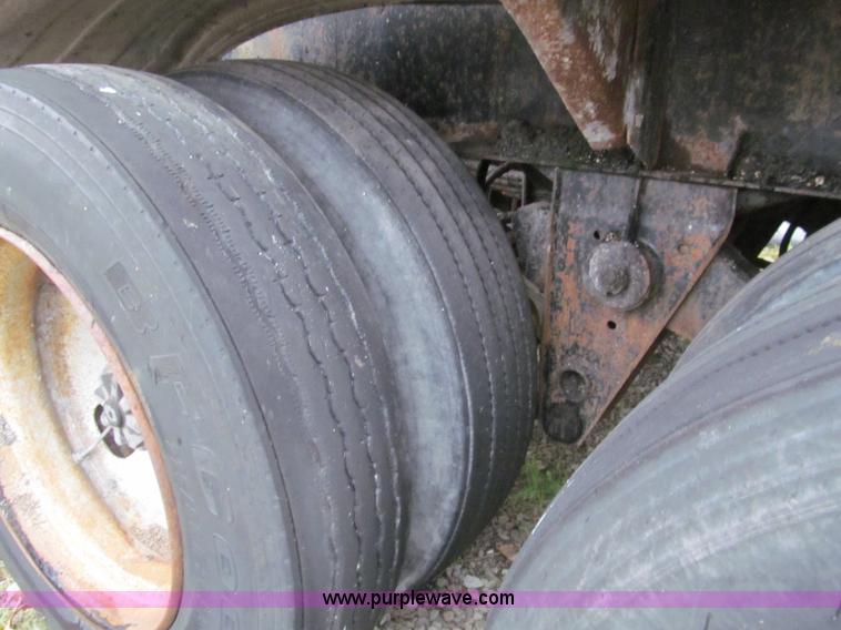 image for item D3062 1980 Fruehauf 42.5' insulated tank trailer