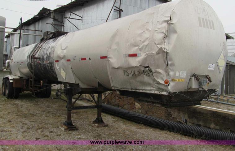 image for item D3062 1980 Fruehauf 42.5' insulated tank trailer