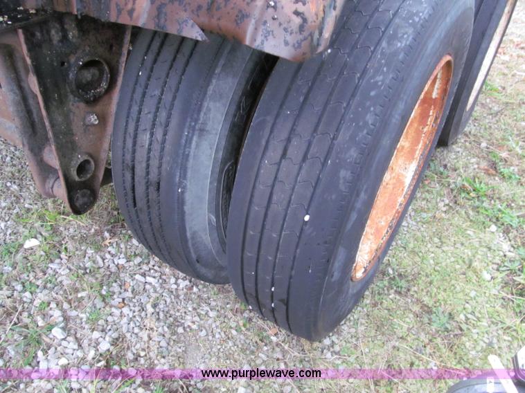 image for item D3062 1980 Fruehauf 42.5' insulated tank trailer