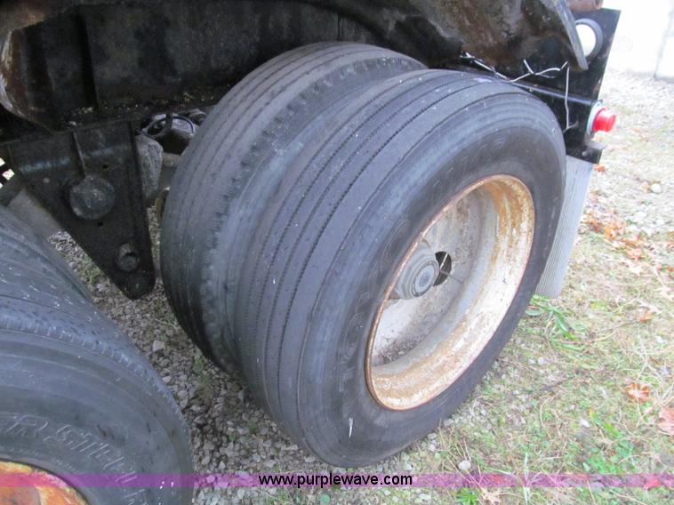 image for item D3062 1980 Fruehauf 42.5' insulated tank trailer