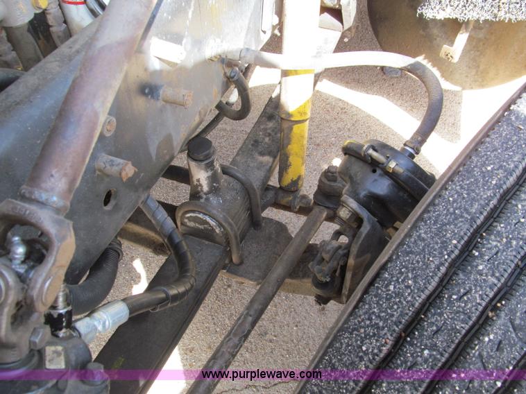 image for item D3077 1995 Freightliner FLD120 semi truck